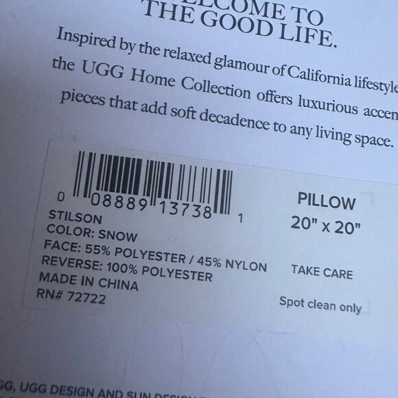 Ugg Stilson White Knitted Accent Pillow - in snow 20x20 NWT - Picture 4 of 8